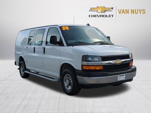 Used 2024 Chevrolet Express 2500 w/ Driver Convenience Package RWD image 3