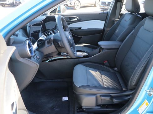 New 2026 Chevrolet Trax LT w/ LPO, Blackout Package image 13