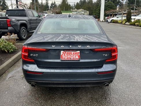 Used 2020 Volvo S60 T6 Momentum w/ Premium Package image 7