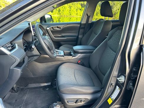 Certified 2023 Toyota RAV4 XLE w/ Convenience Package FWD image 14