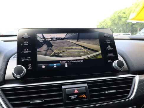 Used 2018 Honda Accord Sport image 12