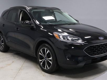 Used 2022 Ford Escape SE w/ SE Sport Appearance Package