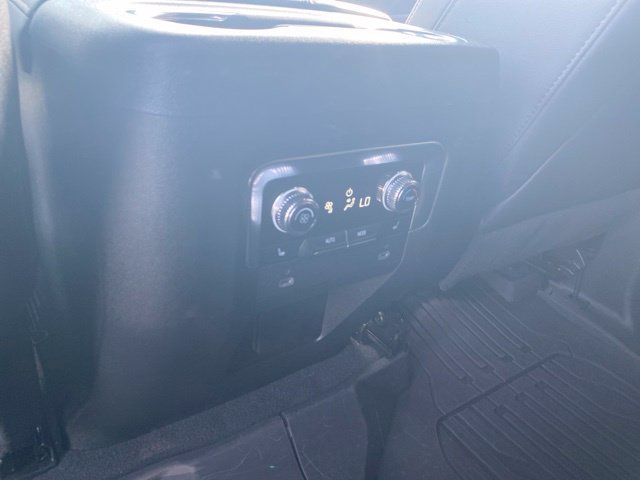 Used 2023 GMC Yukon XL AT4 AWD/4WD image 34