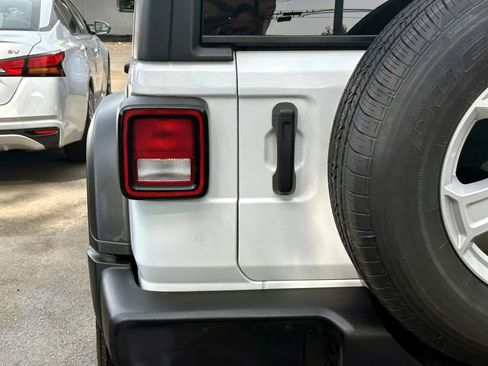 Used 2021 Jeep Wrangler Unlimited Sport AWD/4WD image 9