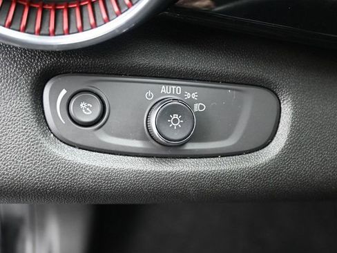 Used 2024 Chevrolet Trax RS image 11