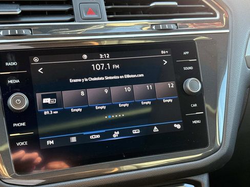 Certified 2022 Volkswagen Tiguan SE w/ Panoramic Sunroof Package image 18