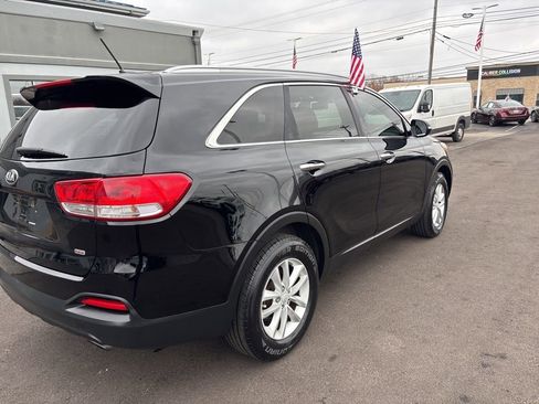 Used 2016 Kia Sorento LX image 49