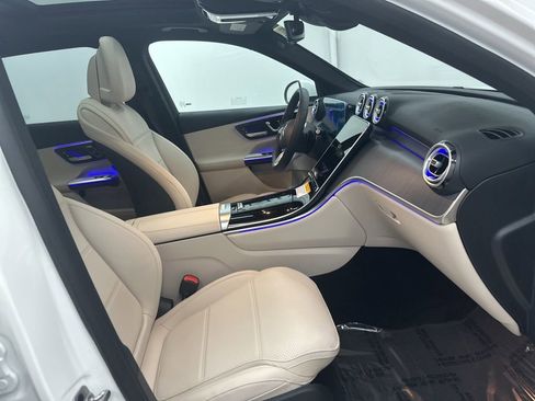 Used 2026 Mercedes-Benz GLC 300 image 28