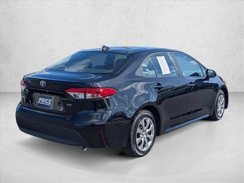 Certified 2025 Toyota Corolla LE image 5