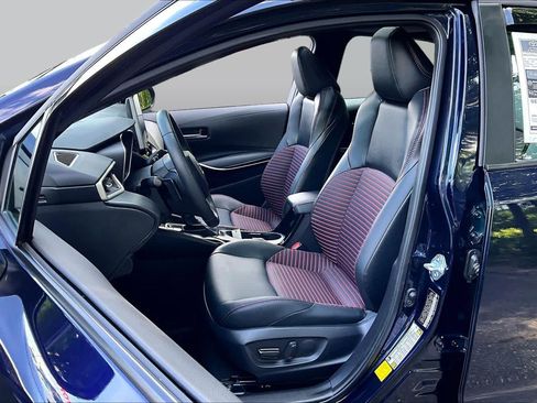 Certified 2025 Toyota Corolla XSE FWD image 9