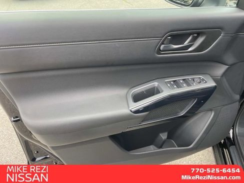 New 2026 Nissan Pathfinder SV w/ SV Premium Package AWD/4WD image 13