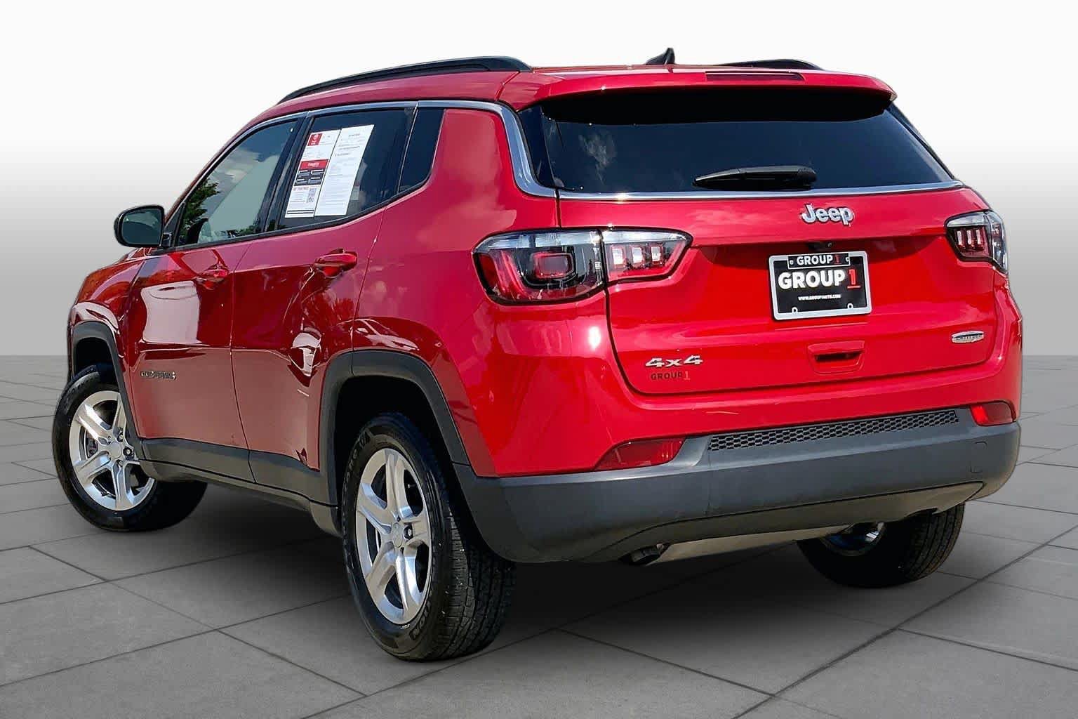 Used 2024 Jeep Compass Latitude AWD/4WD image 12