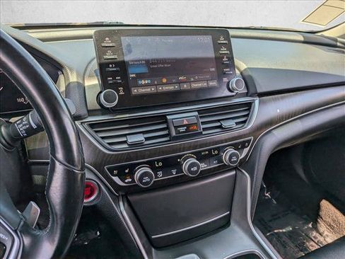 Used 2020 Honda Accord Touring image 19