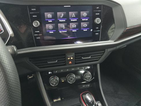 Used 2024 Volkswagen Jetta GLI Autobahn FWD image 4