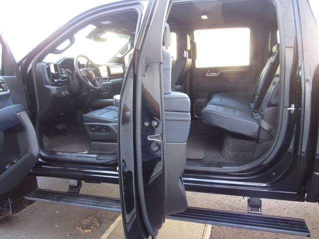 Used 2025 Chevrolet Silverado 3500 High Country w/ High Country Premium Package AWD/4WD image 18