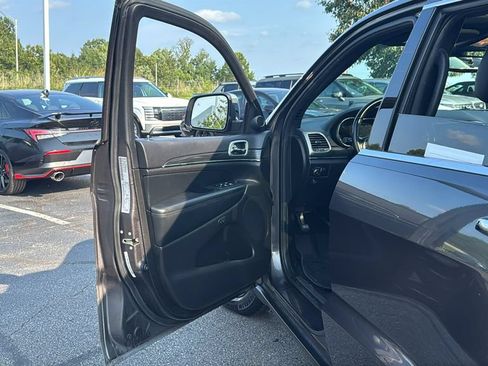Used 2021 Jeep Grand Cherokee Limited w/ Luxury Group II AWD/4WD image 13