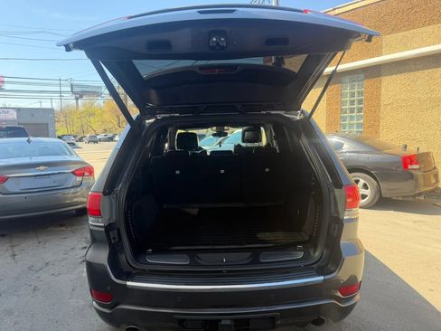 Used 2017 Jeep Grand Cherokee Overland AWD/4WD image 24