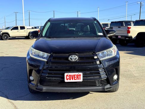 Used 2017 Toyota Highlander SE image 3