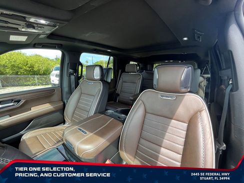 Used 2025 GMC Yukon Denali Ultimate AWD/4WD image 10