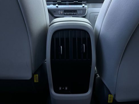 Used 2025 Hyundai Kona SEL image 13