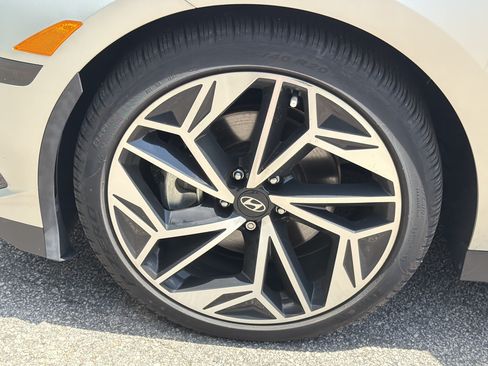 Used 2025 Hyundai Ioniq 6 SEL RWD image 30