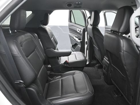 Certified 2023 Ford Explorer XLT w/ Equipment Group 202A RWD image 10