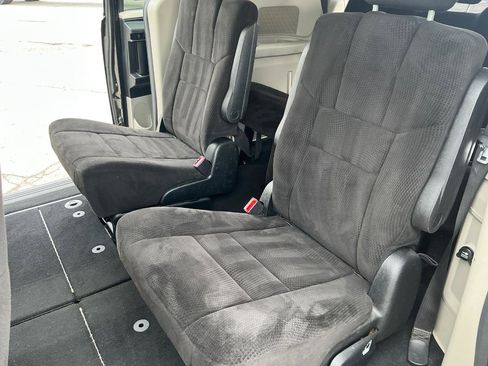Used 2013 Dodge Grand Caravan SXT FWD image 15