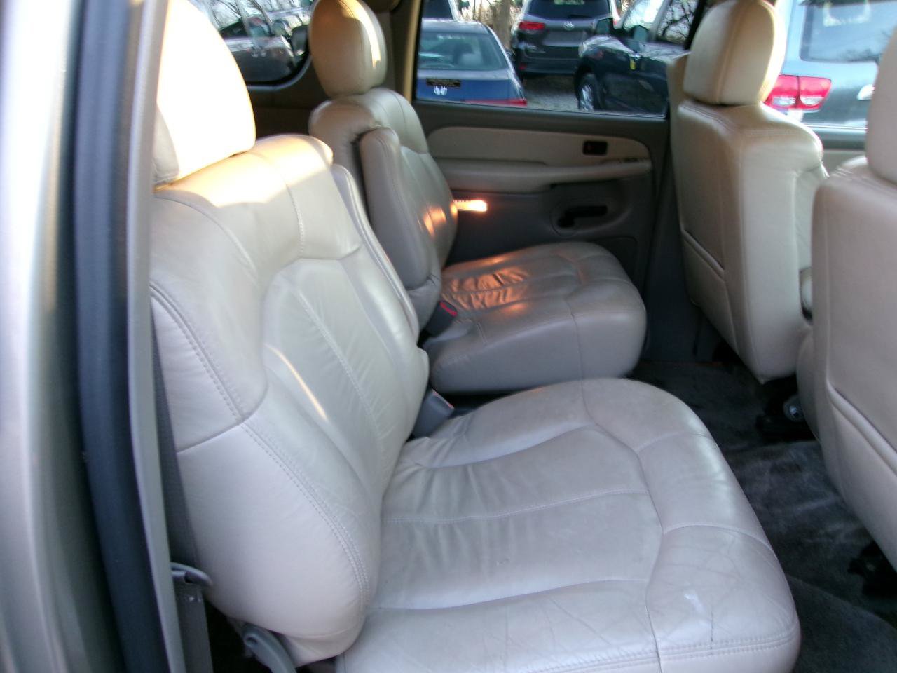 Used 2001 Chevrolet Suburban LT w/ LT Preferred Equipment Group RWD image 6