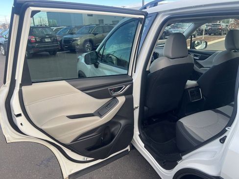 Used 2023 Subaru Forester Premium image 28