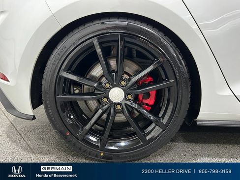 Used 2021 Volkswagen GTI SE FWD image 10