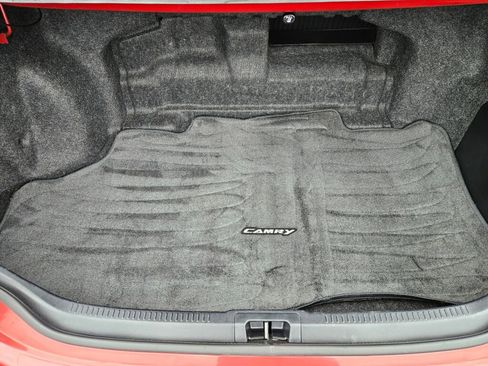 Used 2013 Toyota Camry XLE w/ Leather Pkg FWD image 10