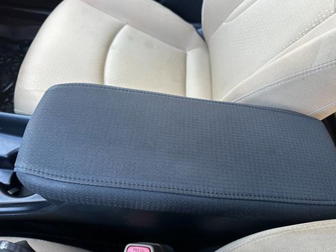 Used 2021 Toyota Prius LE image 45