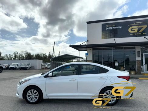 Used 2019 Hyundai Accent SE w/ Cargo Package FWD image 6