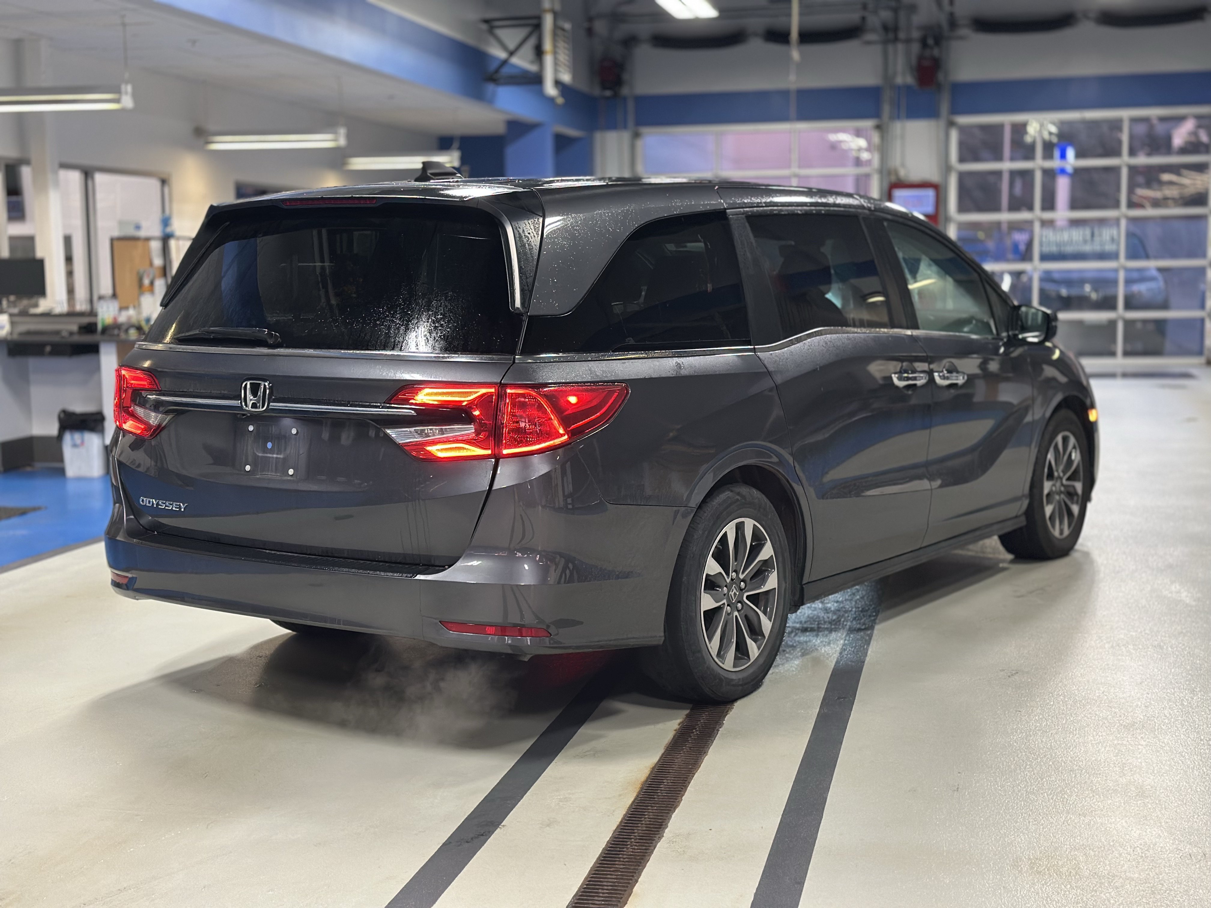 Used 2024 Honda Odyssey EX-L image 5