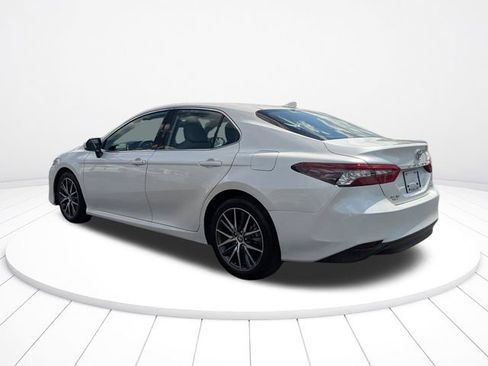 Used 2023 Toyota Camry XLE FWD image 5