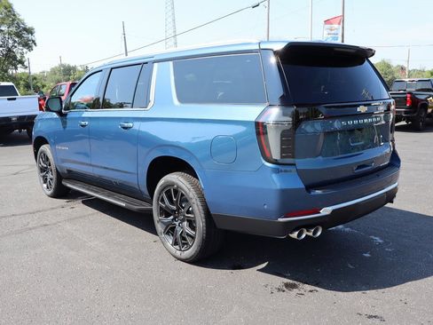 New 2025 Chevrolet Suburban Premier image 33