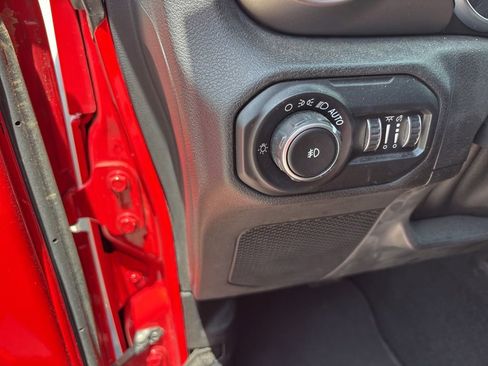 Used 2018 Jeep Wrangler Unlimited Sport S AWD/4WD image 24