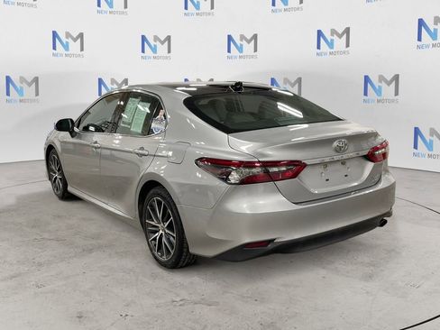 Used 2021 Toyota Camry XLE AWD/4WD image 3