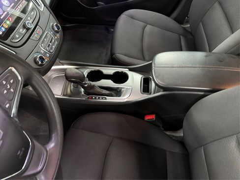 Used 2021 Chevrolet Malibu LT image 34