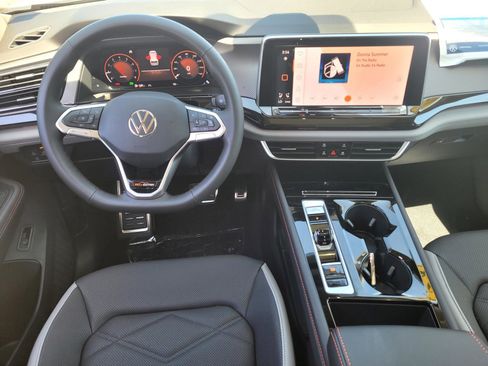 New 2026 Volkswagen Atlas Peak Edition image 8