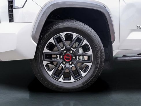 Used 2024 Toyota Tundra Limited image 4