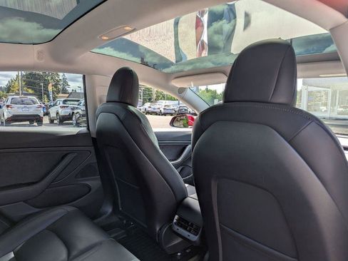 Used 2019 Tesla Model 3 Standard Range Plus RWD image 32