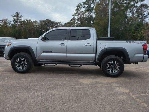 Used 2019 Toyota Tacoma TRD Off-Road image 8