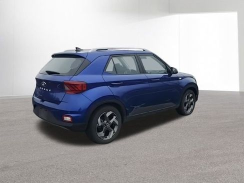 Used 2022 Hyundai Venue Limited image 9