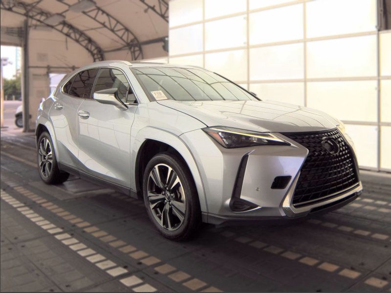 Used 2023 Lexus UX 250h FWD w/ Accessory Package (Z1) image 5