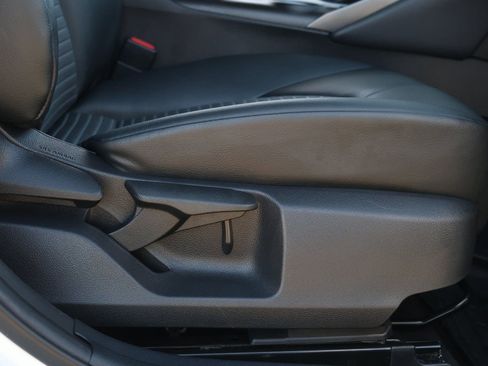 Used 2021 Toyota Camry SE image 30