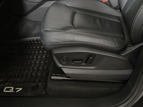 Used 2025 Audi Q7 2.0T Premium w/ Convenience Package image 25