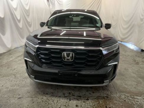 Used 2025 Honda Pilot EX-L image 16