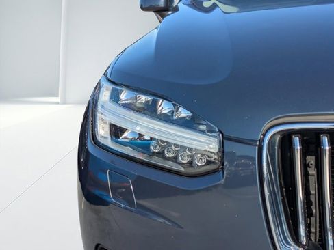 Used 2021 Volvo XC90 T5 Momentum w/ Protection Package Premier image 8