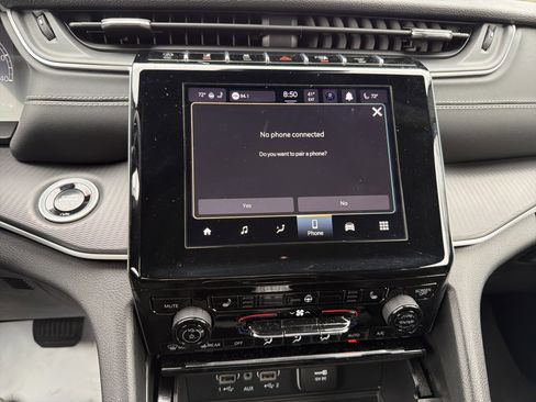 Certified 2024 Jeep Grand Cherokee Laredo X w/ Luxury Tech Group I image 24